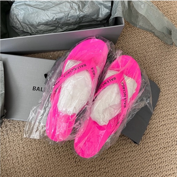 100% authentic Balenciaga pink leather graphic print slippers sandals 39.5 - Picture 8 of 9
